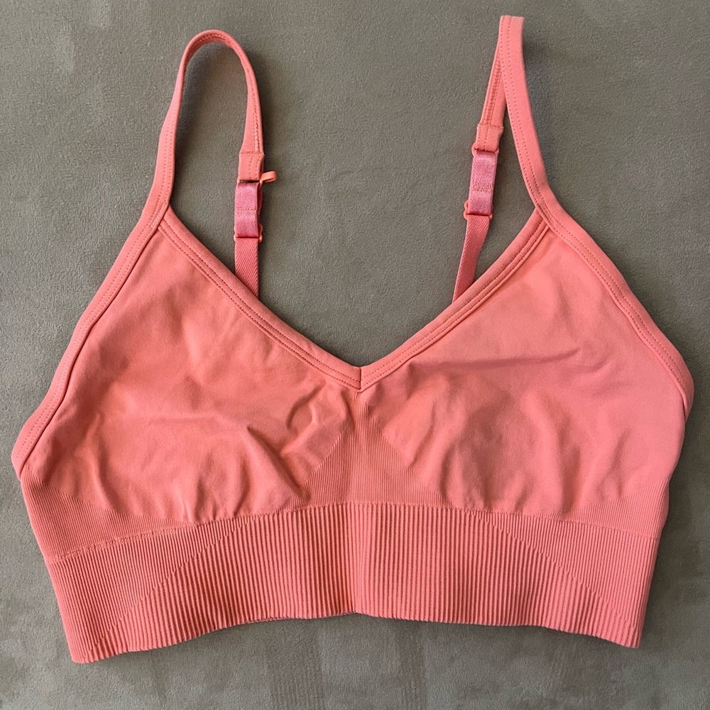 Lululemon ebb to street bra sz 6 c/d strawberry cream pink